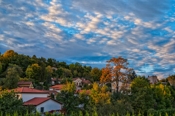 Fototapeta na wymiar couleurs d' automne au lever du jour