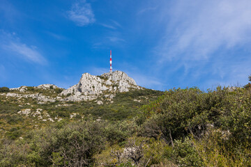 Emetteur du Mont Saint-Baudille depuis les chemins de randonnée