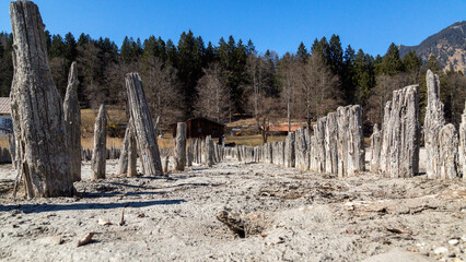 Niedriger Wasserstand am See