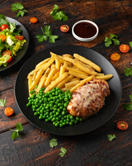 English Pub Classic Hunters Chicken with green peas and potato fries