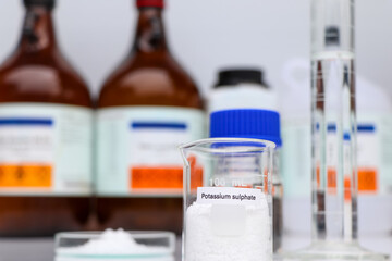 Potassium sulphate in glass, chemical in the laboratory and industry