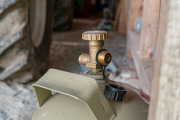 Shut-off valve of a gas bottle for grilling