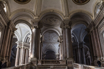 S&auml;ulen im Palast von Caserta