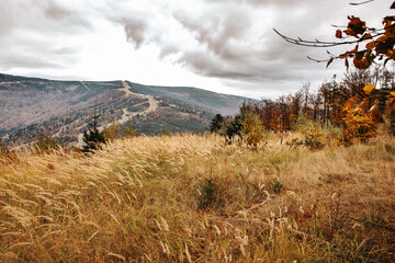 Górski krajobraz jesienią
