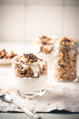 Crunchy honey granola