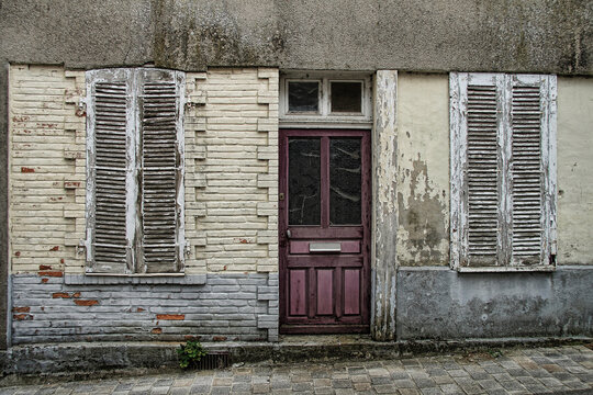 fa&ccedil;ade d'un taudis insalubre
