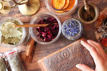 D&eacute;cor Esot&eacute;rique, Potion, Herbes, Sorci&egrave;re, Grimoire