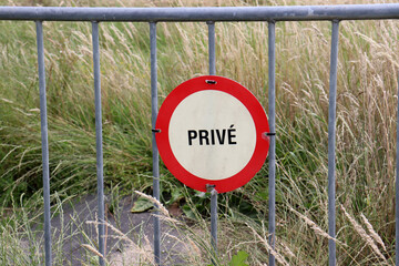Verkehrsschild Privé, Privat, Privateigentum in Frankreich