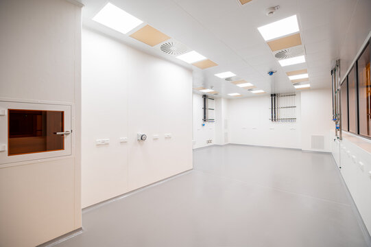 Stainless steel door and walls, clean room