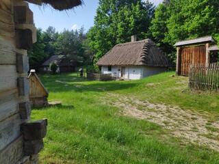 Countryside with old houses with wheat rooftops © Jan