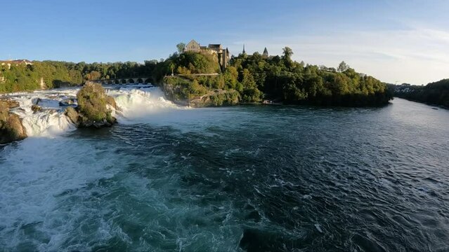 Immersive Drohnenaufnahmen vom Rheinfall mit fpv Drohne