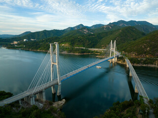 Cheongpung Bridge at Chungjuho Lake. 충주호 청풍대교