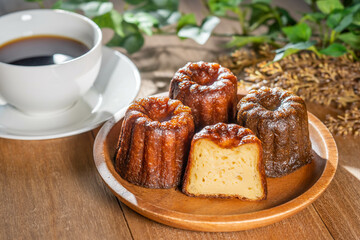 カヌレとコーヒー 