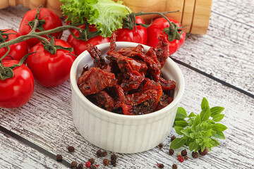 Sun dried tomato with olive oil