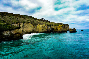 Fototapeta premium Tide in at Tunnel Beach