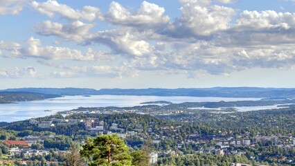 vue panoramique d'Oslo depuis Holmenkollen