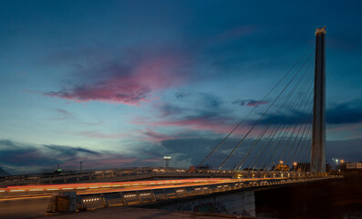 Obraz premium puente alamillo atardecer sevilla