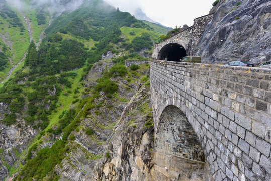 Flexenpassstra&szlig;e im Bereich H&ouml;lltobel im Bundesland Vorarlberg (&Ouml;sterreich)	