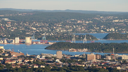 Fototapeta premium vue panoramique d'Oslo depuis Holmenkollen