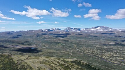 Fototapeta premium plateau et montagne au centre de la Norvège Hardangervidda 