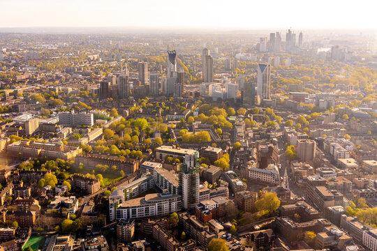 UK, England, London, Elevated view of districts around Elephant and Castle area
