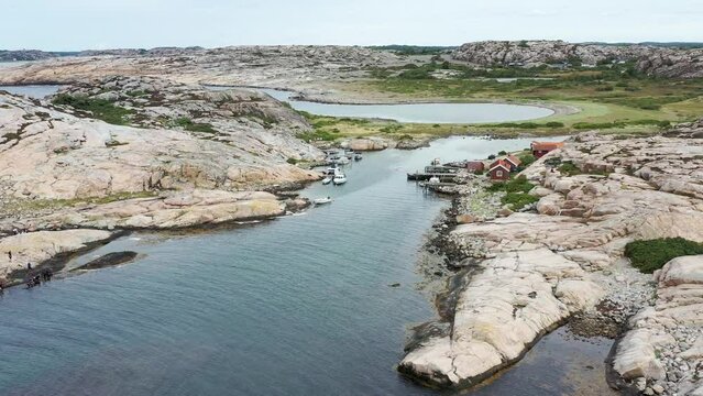 survol de la r&eacute;serve naturel de Tjurpannans sur la c&ocirc;te su&eacute;doise