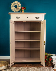 Vertigo in beige after renovation