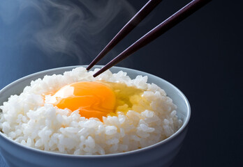 たまごかけご飯とお箸。
