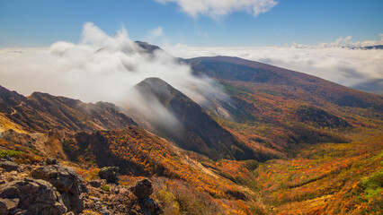 紅葉と滝雲　那須岳　絶景