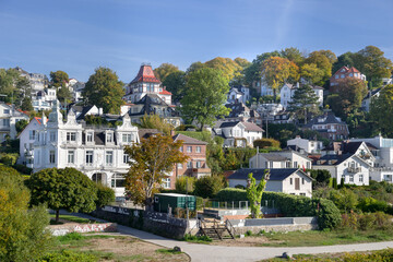 Naklejka premium Ortsbild Blankenese am Elbufer Hamburg entzerrt