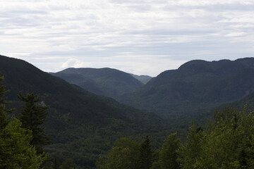 Naklejka premium Montagne dans le Parc national du Fjord-du-Saguenay