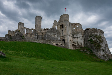 Fototapeta na wymiar View of the Ogrodzieniec Castle