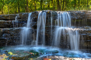 Obraz premium Waterfall in Burgess Park Tennessee