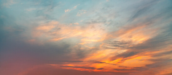 Beautiful sunset sky with clouds. Sunset sky background. - obrazy, fototapety, plakaty
