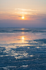 sunset over the frozen sea

Kalajoki, Finland
