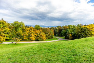 Naklejka premium Herbstspaziergang durch den wunderschönen Bergpark Kassel Wilhelmshöhe - Hessen - Deutschland