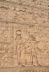 Fototapeta na wymiar Świątynia Esna w Luksorze w Egipcie 