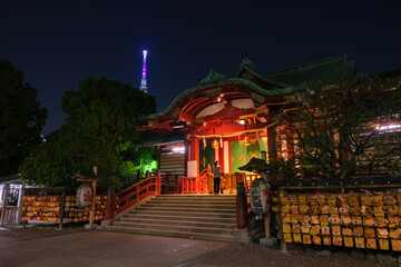 東京都江東区 夜の亀戸天神社 拝殿