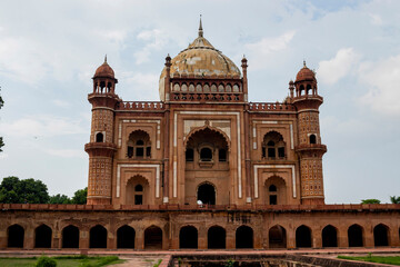 Fototapeta na wymiar Views of the Safdarjung Tomb in Delhi