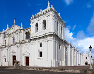 Fototapeta na wymiar Catedral de la ciudad de León en Nicaragua