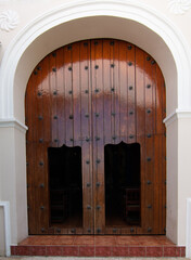 Puerta de acceso a la sacristía de la Basílica de la ciudad de El Viejo en Nicaragua