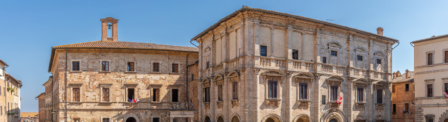 Fototapeta premium Palazzo del Capitano del Popolo et Palazzo Nobili-Tarugi, à Montepulciano, Italie