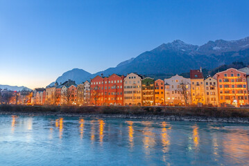 Innsbruck at night - obrazy, fototapety, plakaty