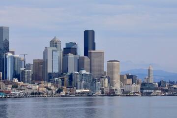 Fototapeta na wymiar Downtown City Skyline of Seattle Washington, and Elliott Bay