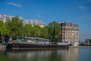 Fototapeta na wymiar view of the city Paris