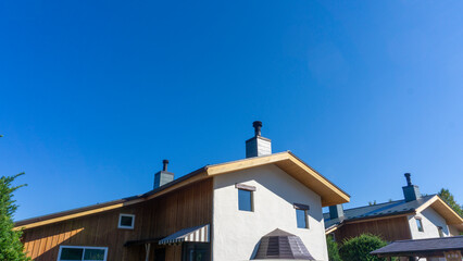 キャンプ場のコテージ