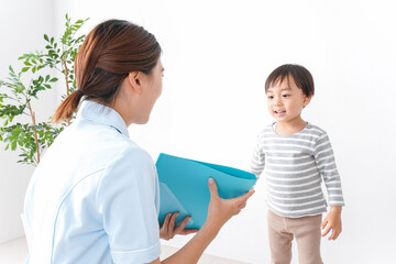 Fototapeta premium 看護師と男の子