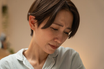 肌荒れに悩む日本人女性