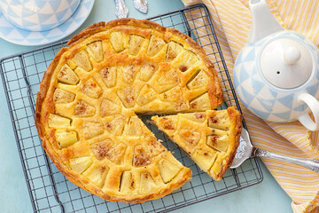Sweet pineapple tart with mascarpone cream and cinnamon - 539090829
