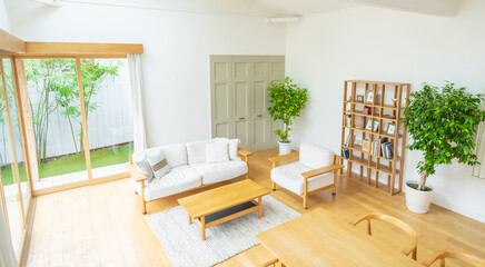 無人のリビングルーム